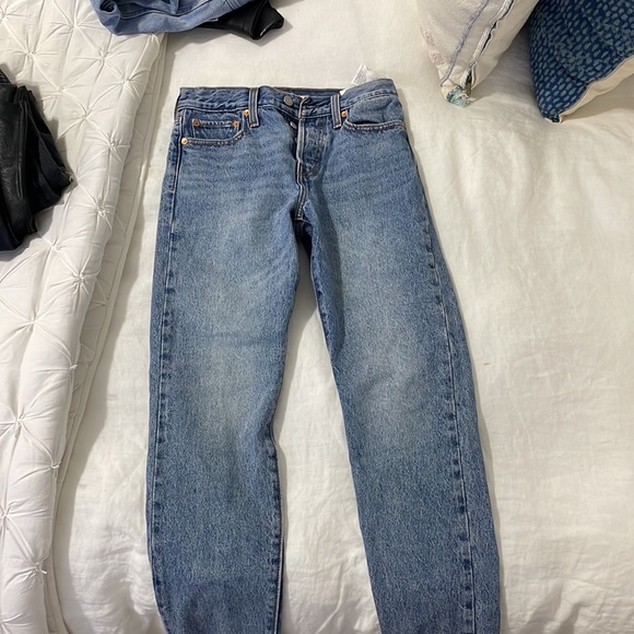 Levi’s Wedgie cropped - Picture 3 of 3